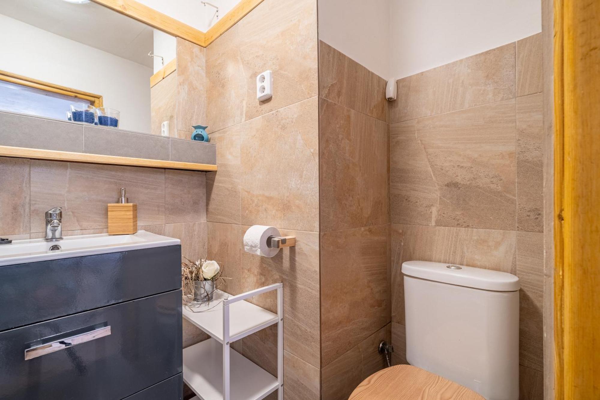 Apartman Karin Rovensko pod Troskami Exterior foto