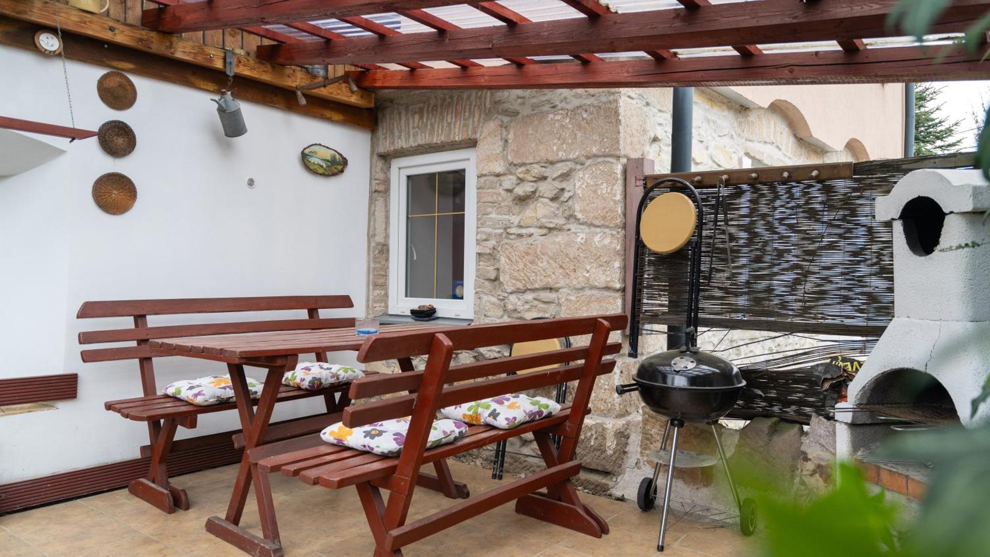 Apartman Karin Rovensko pod Troskami Exterior foto